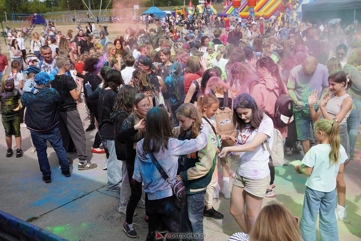 Holi Święto Kolorów na plaży miejskiej w Ostrołęce [17.06.2023] - zdjęcie #25 - eOstroleka.pl