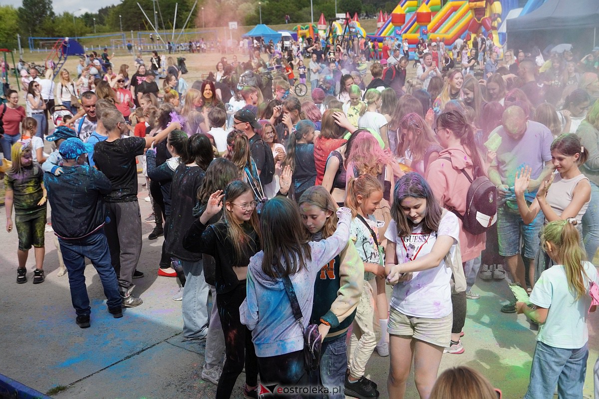 Holi Święto Kolorów na plaży miejskiej w Ostrołęce [17.06.2023] - zdjęcie #24 - eOstroleka.pl