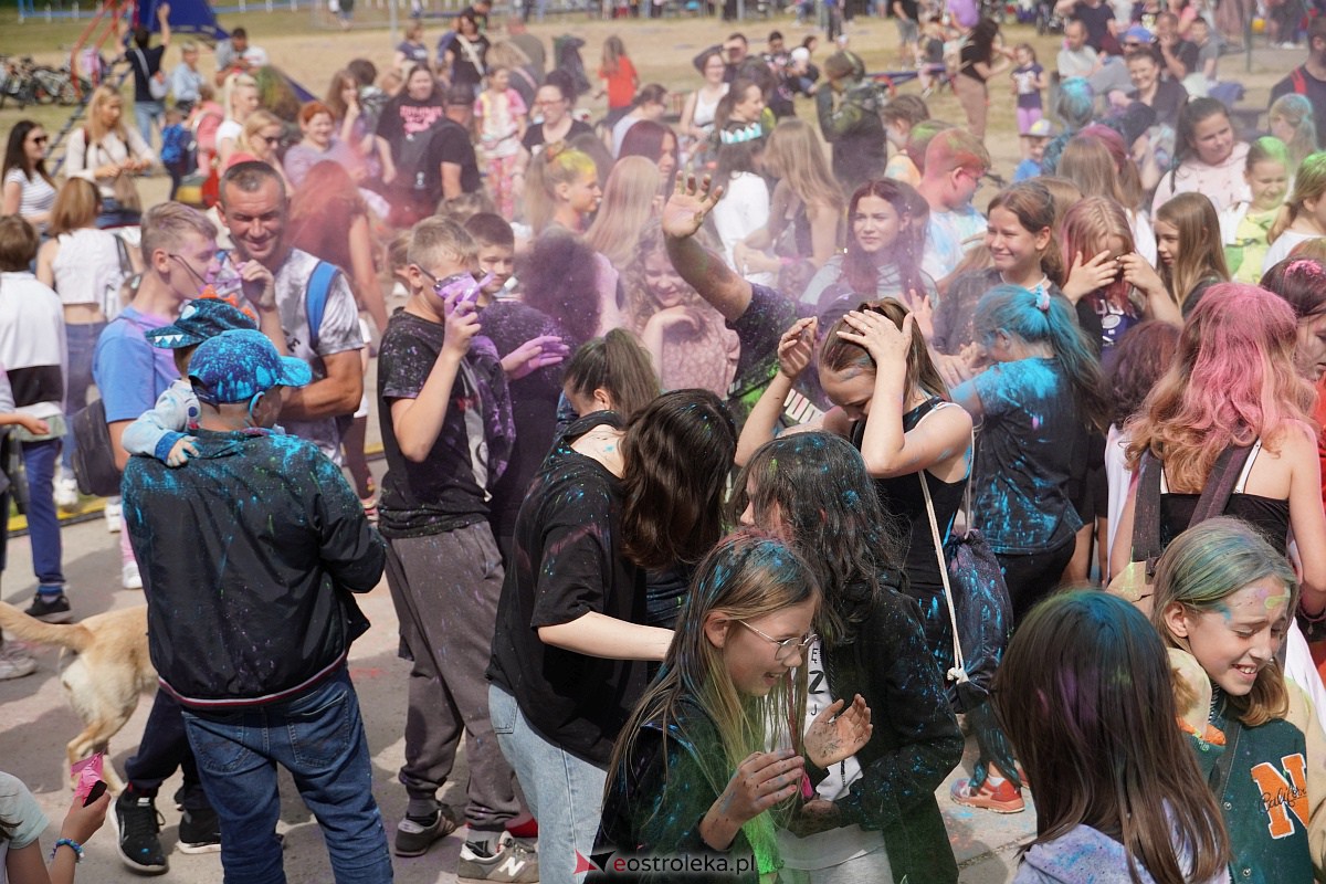 Holi Święto Kolorów na plaży miejskiej w Ostrołęce [17.06.2023] - zdjęcie #22 - eOstroleka.pl