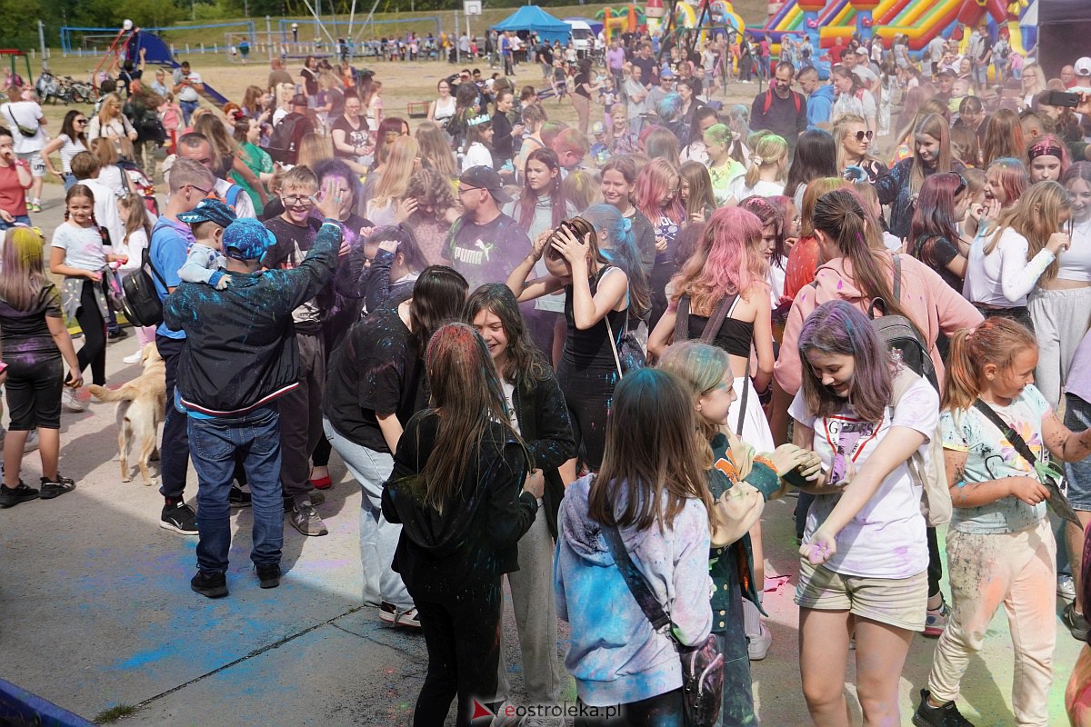 Holi Święto Kolorów na plaży miejskiej w Ostrołęce [17.06.2023] - zdjęcie #21 - eOstroleka.pl