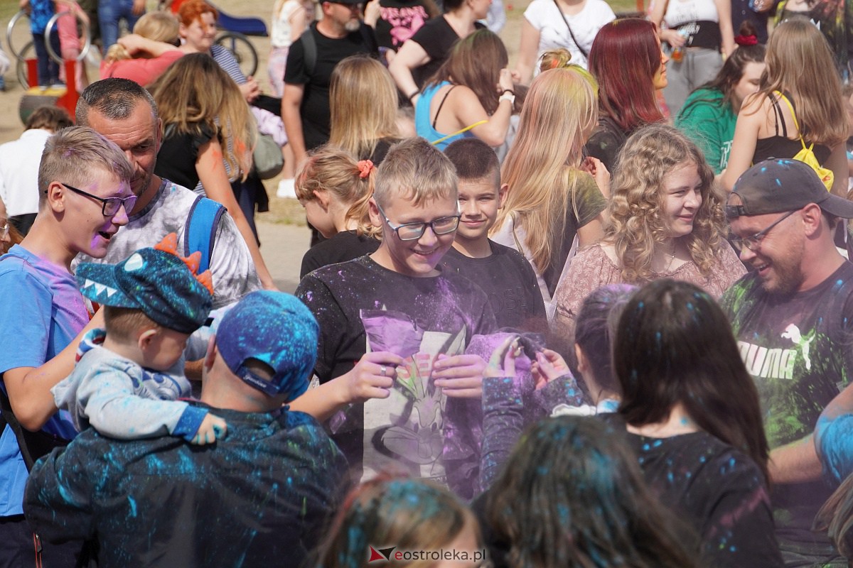 Holi Święto Kolorów na plaży miejskiej w Ostrołęce [17.06.2023] - zdjęcie #20 - eOstroleka.pl