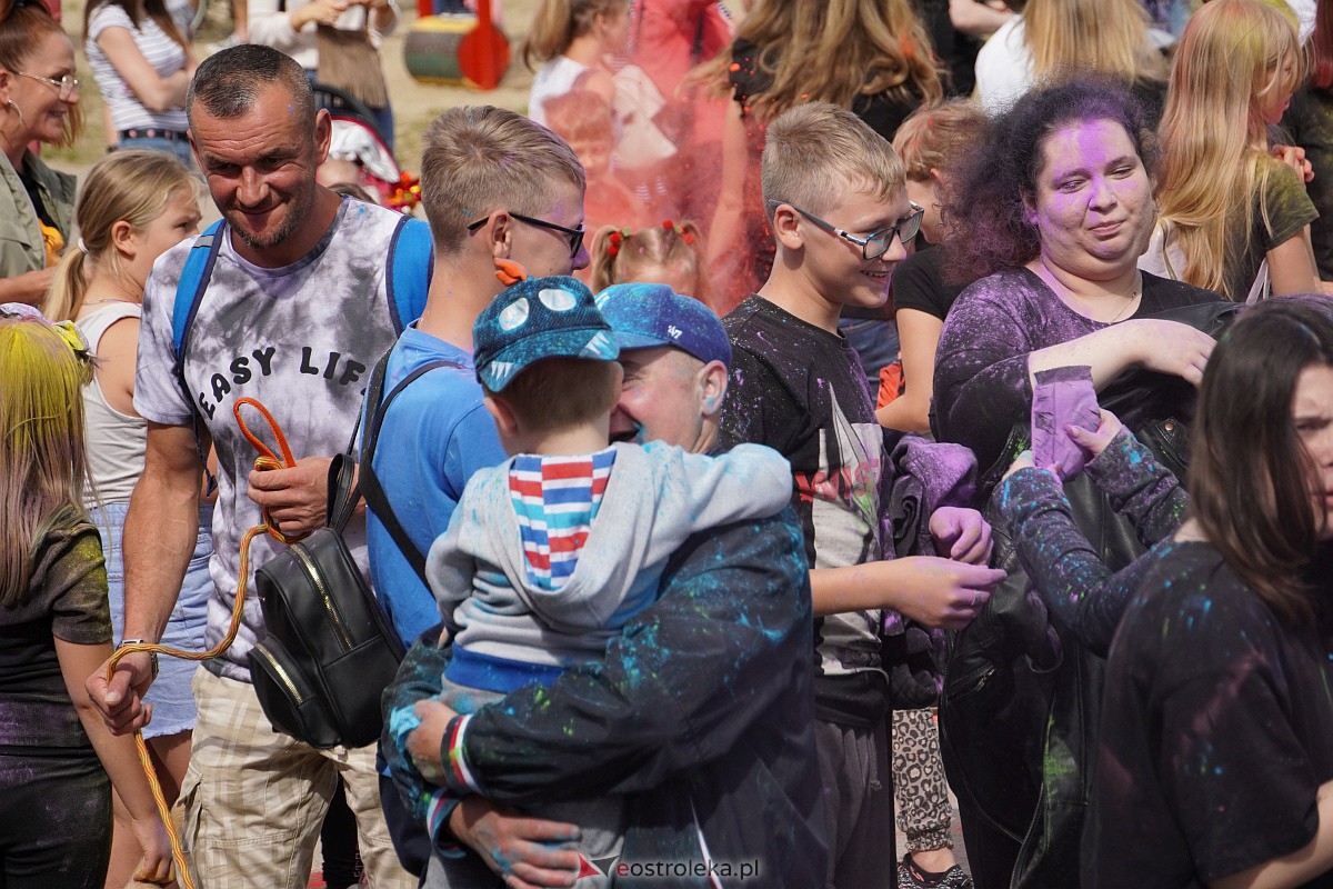 Holi Święto Kolorów na plaży miejskiej w Ostrołęce [17.06.2023] - zdjęcie #17 - eOstroleka.pl