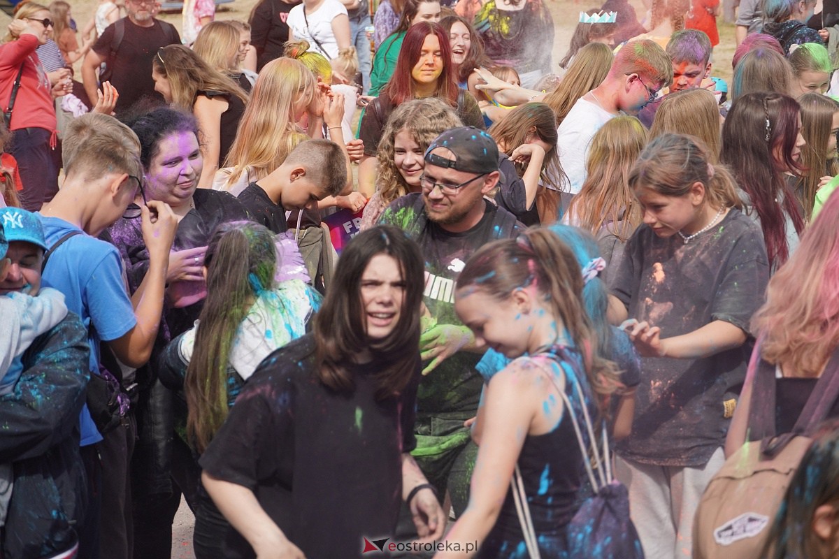 Holi Święto Kolorów na plaży miejskiej w Ostrołęce [17.06.2023] - zdjęcie #15 - eOstroleka.pl