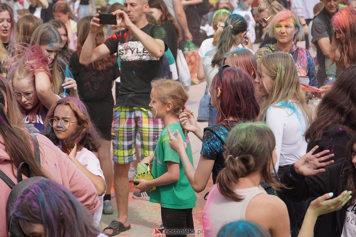 Holi Święto Kolorów na plaży miejskiej w Ostrołęce [17.06.2023] - zdjęcie #14 - eOstroleka.pl