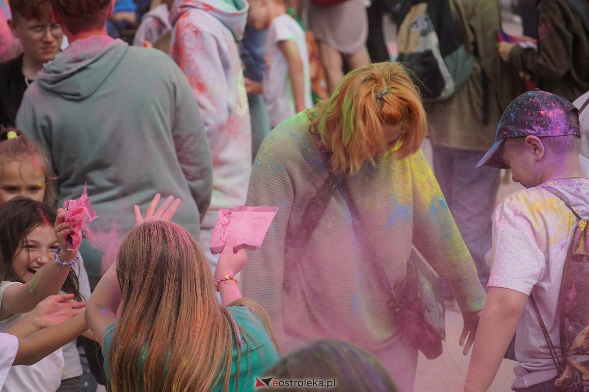 Holi Święto Kolorów na plaży miejskiej w Ostrołęce [17.06.2023] - zdjęcie #8 - eOstroleka.pl
