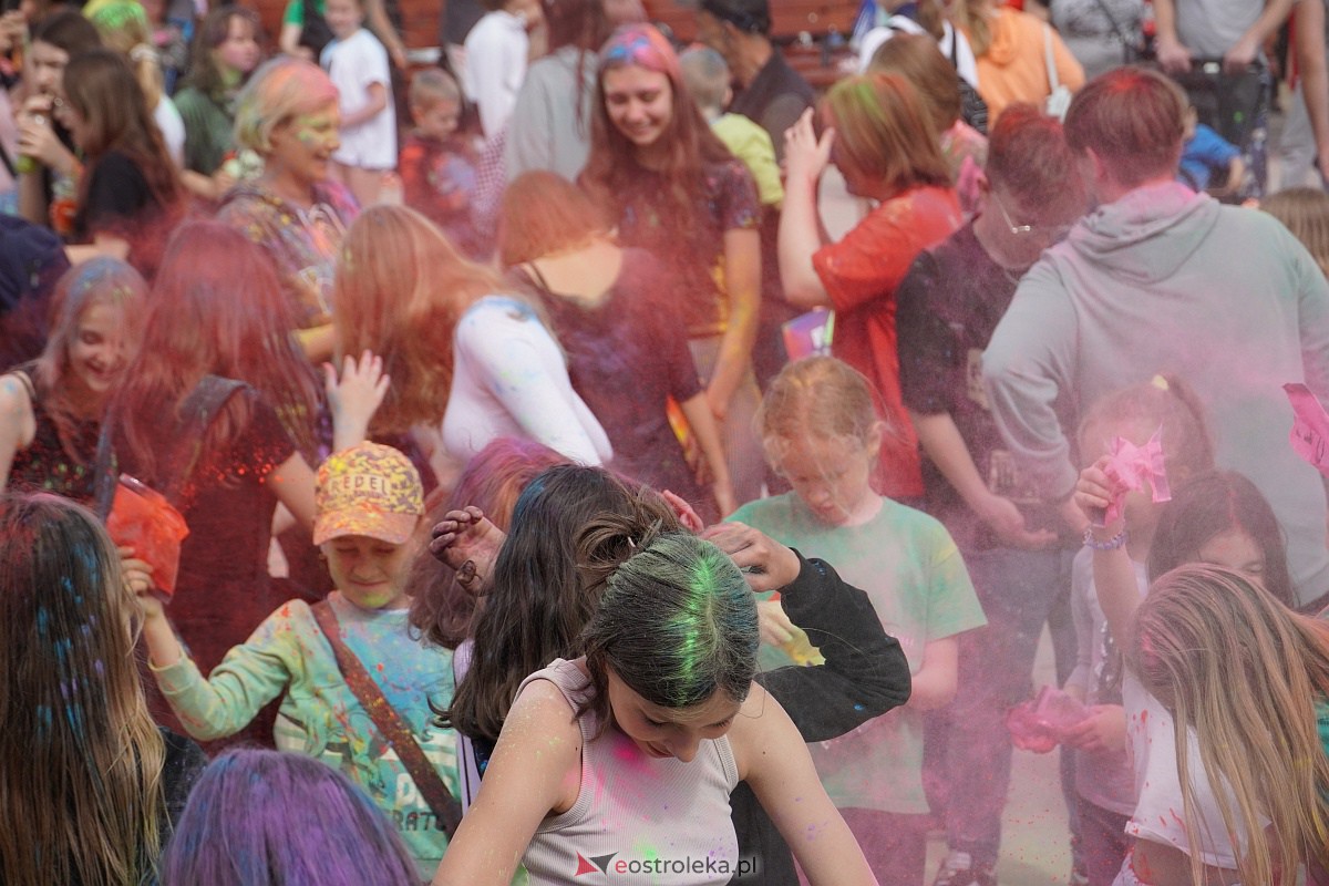 Holi Święto Kolorów na plaży miejskiej w Ostrołęce [17.06.2023] - zdjęcie #6 - eOstroleka.pl