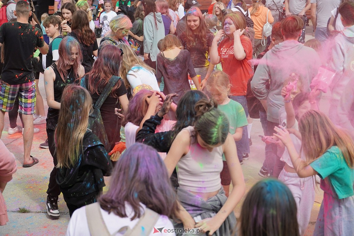 Holi Święto Kolorów na plaży miejskiej w Ostrołęce [17.06.2023] - zdjęcie #5 - eOstroleka.pl