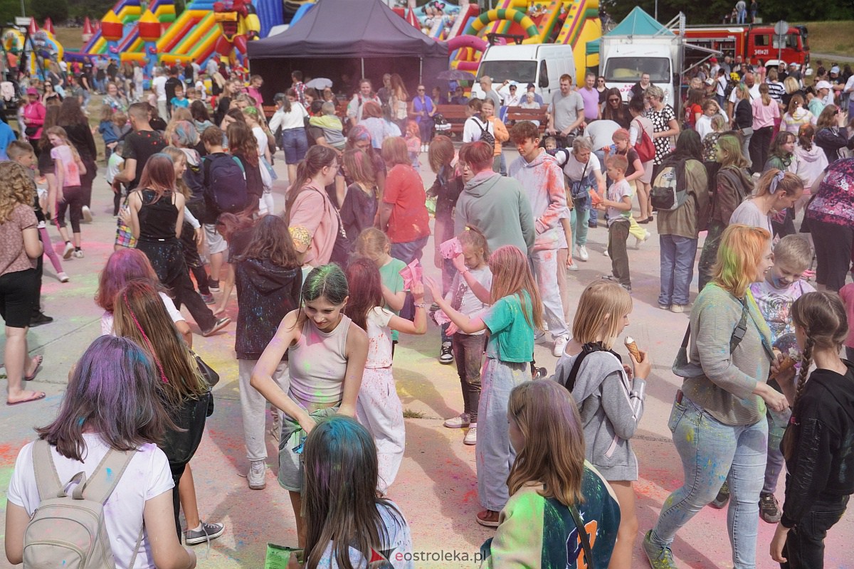 Holi Święto Kolorów na plaży miejskiej w Ostrołęce [17.06.2023] - zdjęcie #1 - eOstroleka.pl