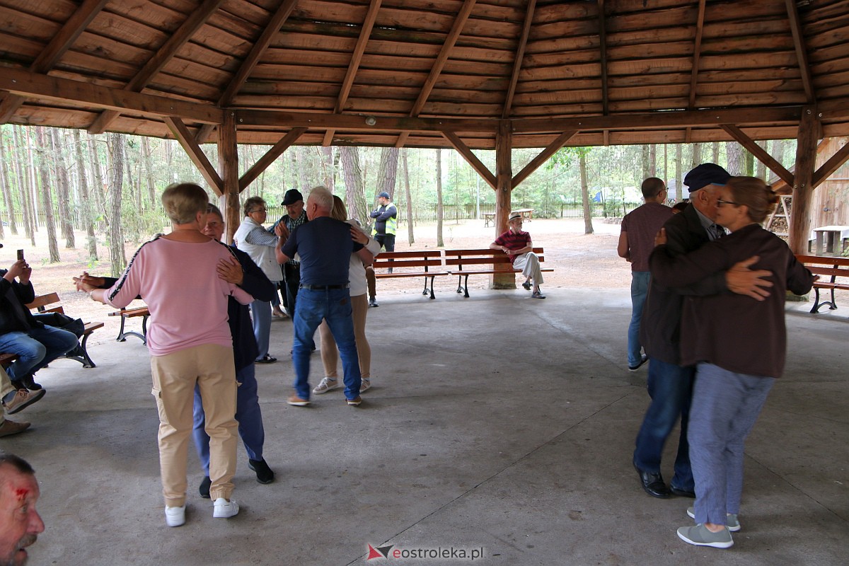 Potańcówka w Zagrodzie Kurpiowskiej w Kadzidle [17.06.2023] - zdjęcie #48 - eOstroleka.pl