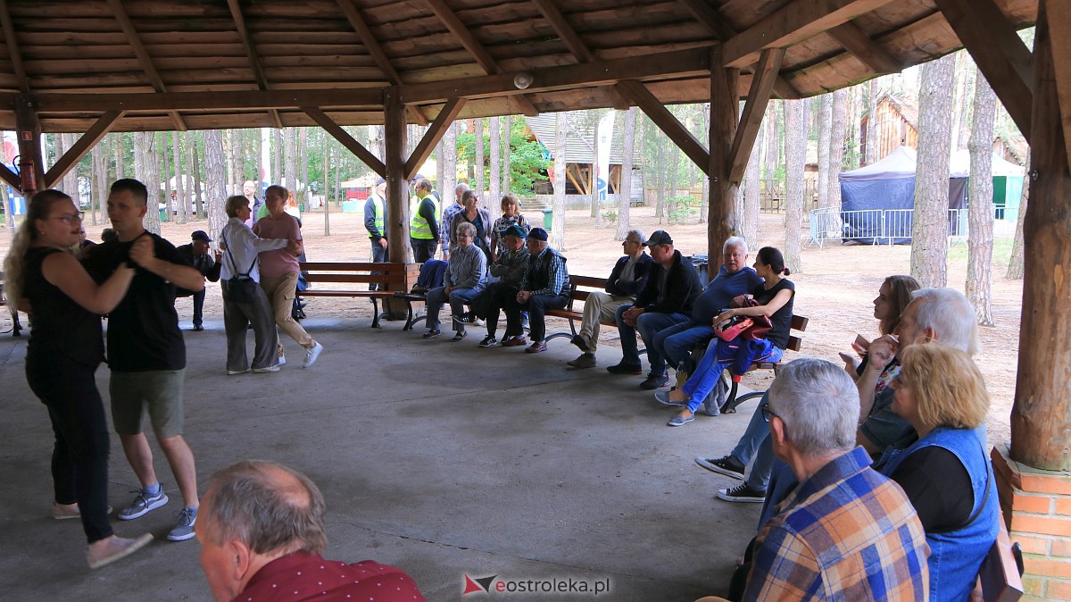 Potańcówka w Zagrodzie Kurpiowskiej w Kadzidle [17.06.2023] - zdjęcie #1 - eOstroleka.pl
