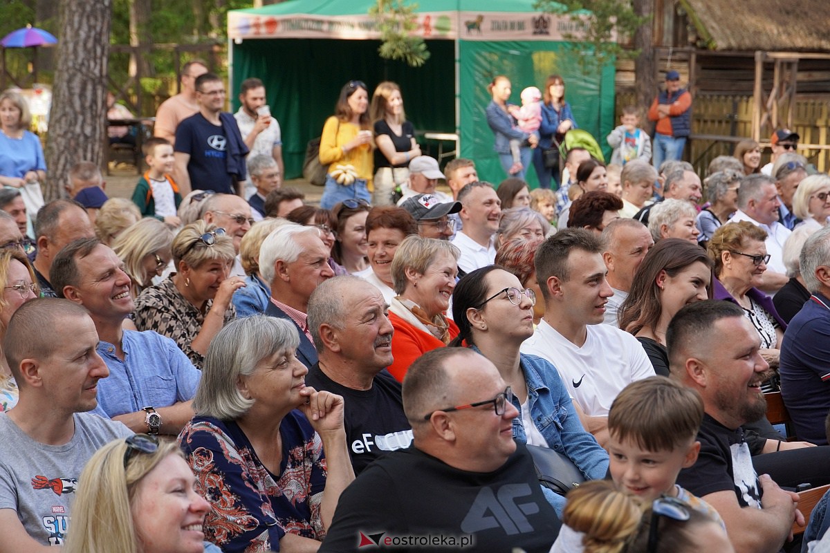 Wesele Kurpiowskie 2023: Występy zespołów ludowych z regionu, Litwy oraz Bośni i Hercegowiny [17.06.2023] - zdjęcie #144 - eOstroleka.pl