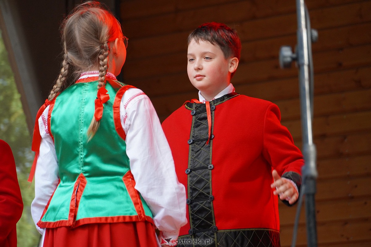 Wesele Kurpiowskie 2023: Występy zespołów ludowych z regionu, Litwy oraz Bośni i Hercegowiny [17.06.2023] - zdjęcie #118 - eOstroleka.pl