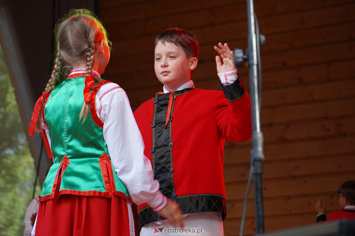 Wesele Kurpiowskie 2023: Występy zespołów ludowych z regionu, Litwy oraz Bośni i Hercegowiny [17.06.2023] - zdjęcie #117 - eOstroleka.pl