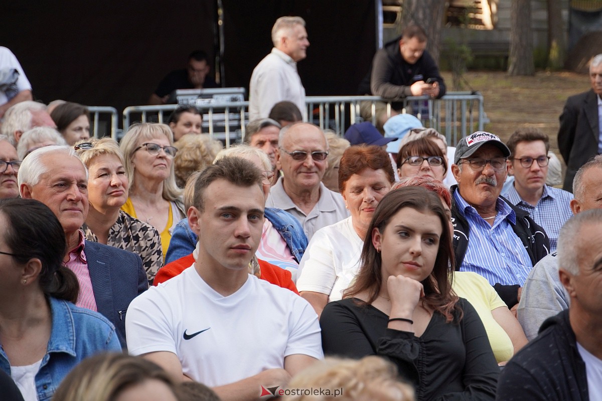 Wesele Kurpiowskie 2023: Występy zespołów ludowych z regionu, Litwy oraz Bośni i Hercegowiny [17.06.2023] - zdjęcie #104 - eOstroleka.pl