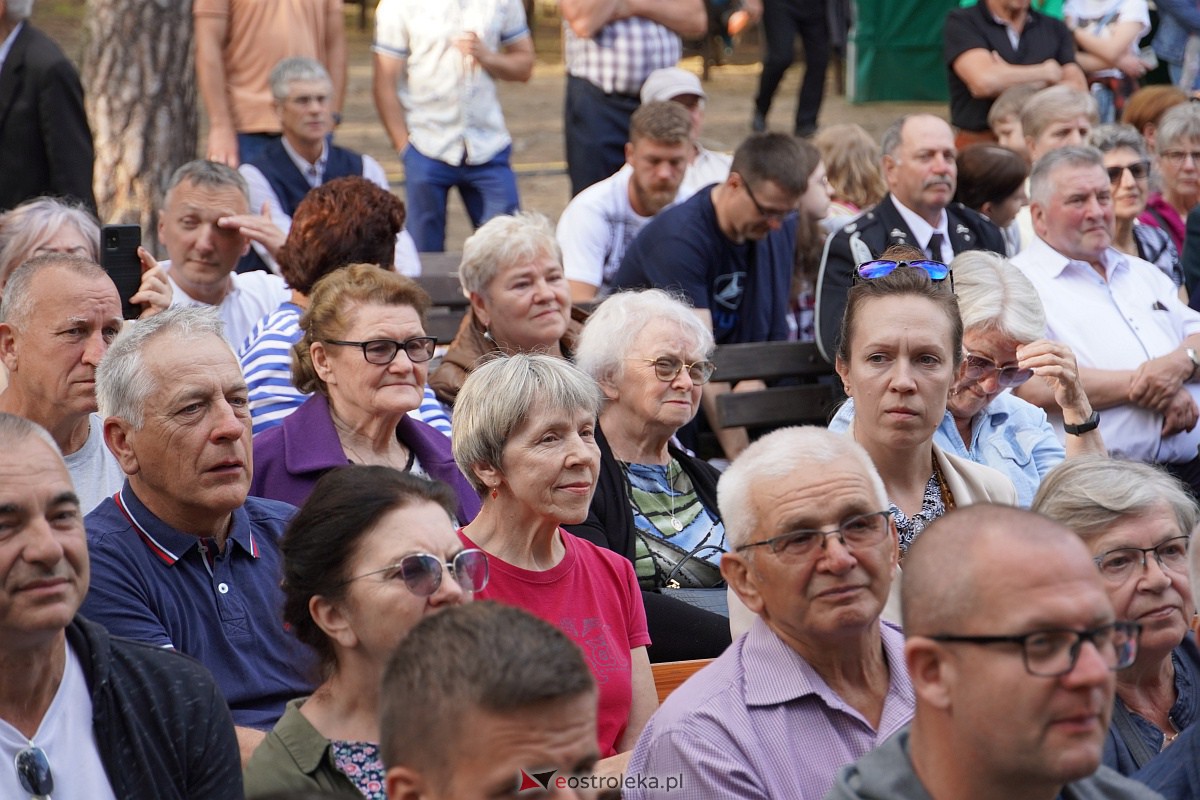 Wesele Kurpiowskie 2023: Występy zespołów ludowych z regionu, Litwy oraz Bośni i Hercegowiny [17.06.2023] - zdjęcie #103 - eOstroleka.pl