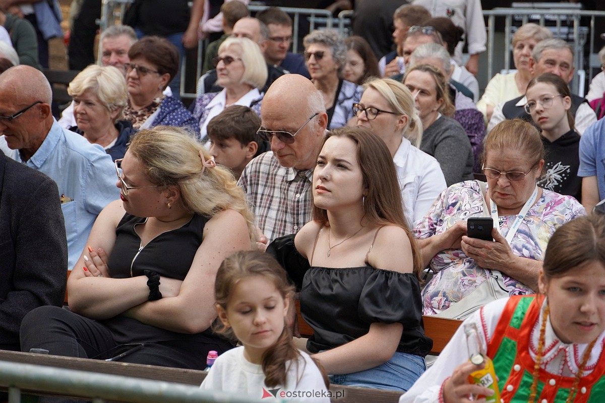 Wesele Kurpiowskie 2023: Występy zespołów ludowych z regionu, Litwy oraz Bośni i Hercegowiny [17.06.2023] - zdjęcie #100 - eOstroleka.pl