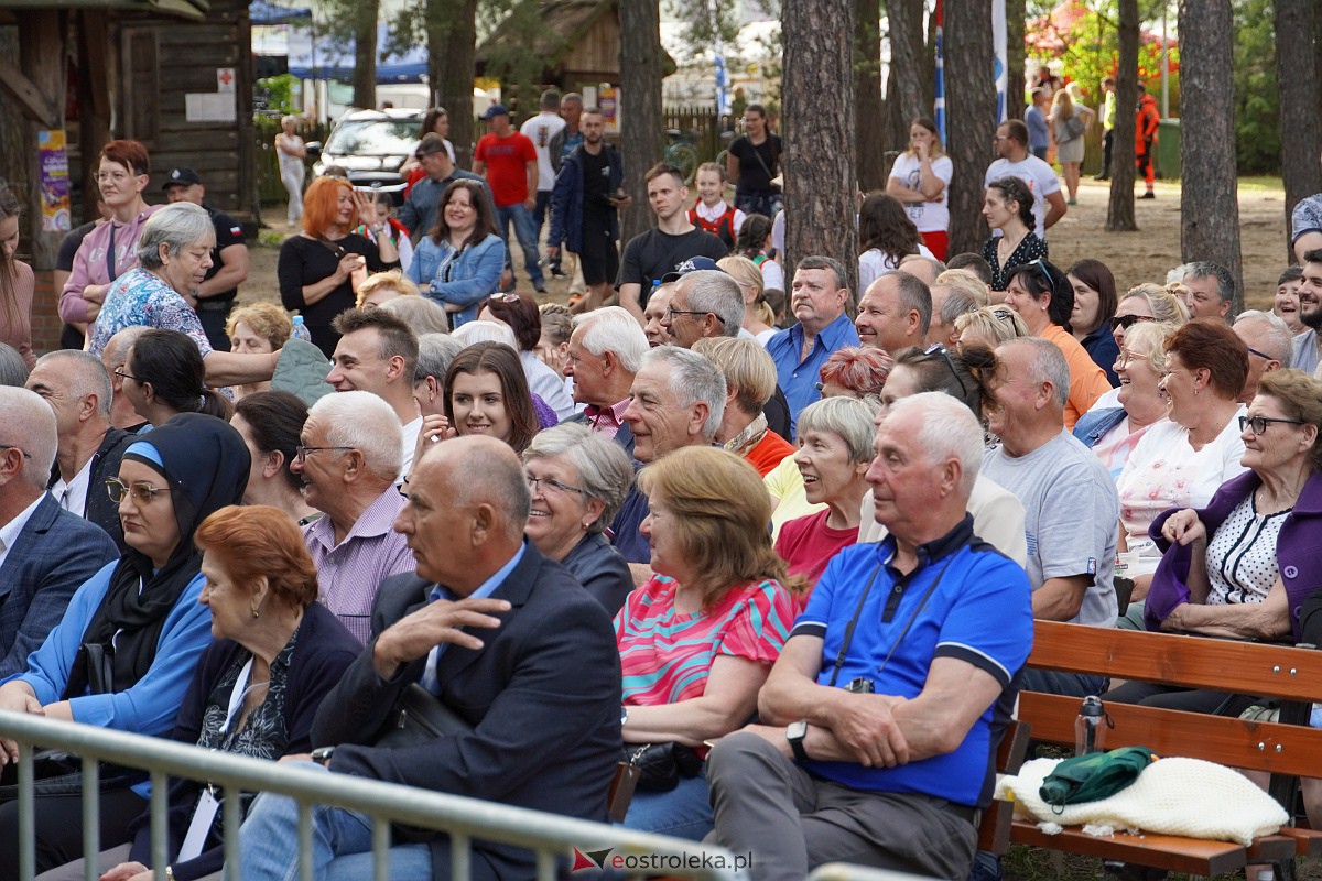 Wesele Kurpiowskie 2023: Występy zespołów ludowych z regionu, Litwy oraz Bośni i Hercegowiny [17.06.2023] - zdjęcie #95 - eOstroleka.pl