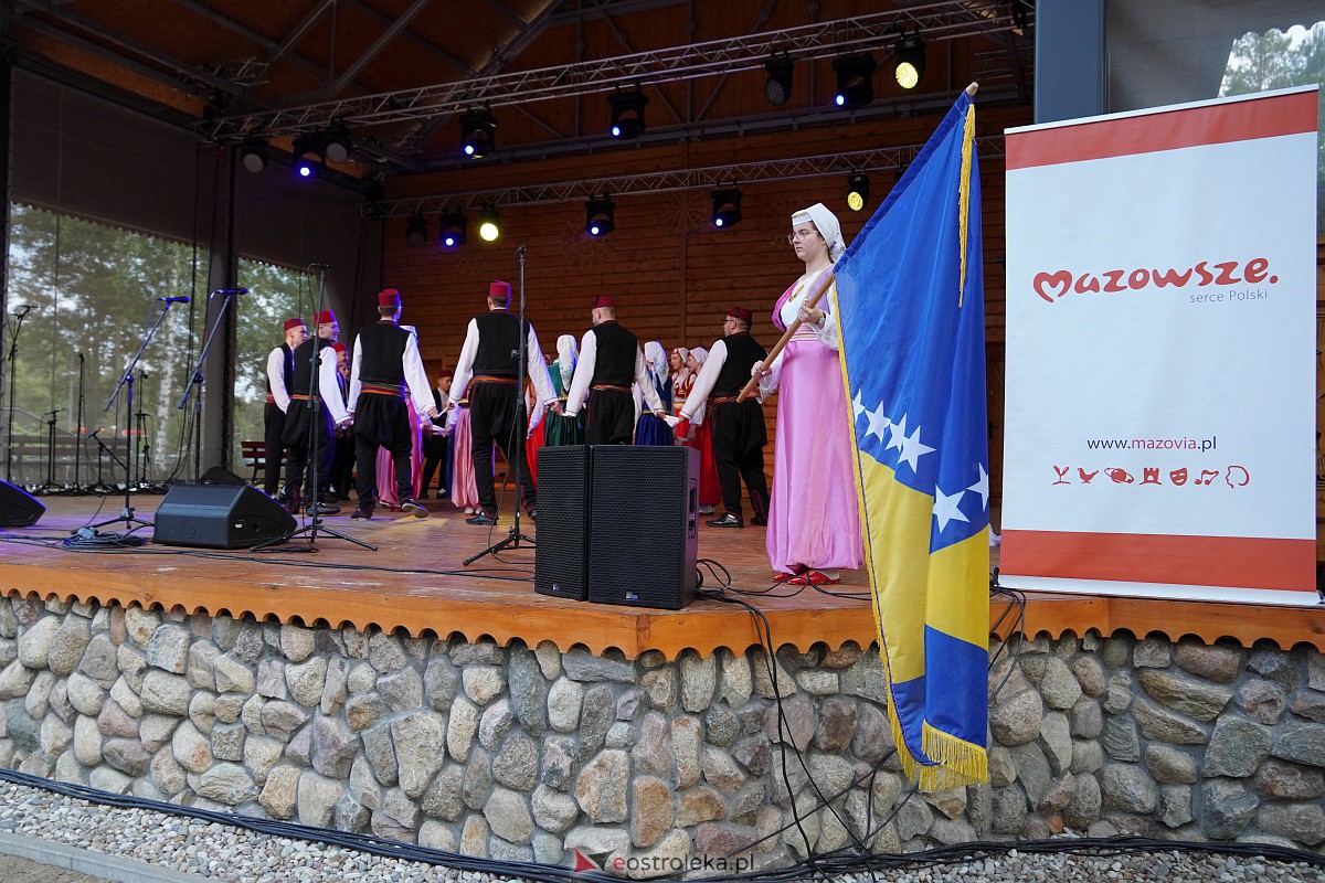 Wesele Kurpiowskie 2023: Występy zespołów ludowych z regionu, Litwy oraz Bośni i Hercegowiny [17.06.2023] - zdjęcie #87 - eOstroleka.pl