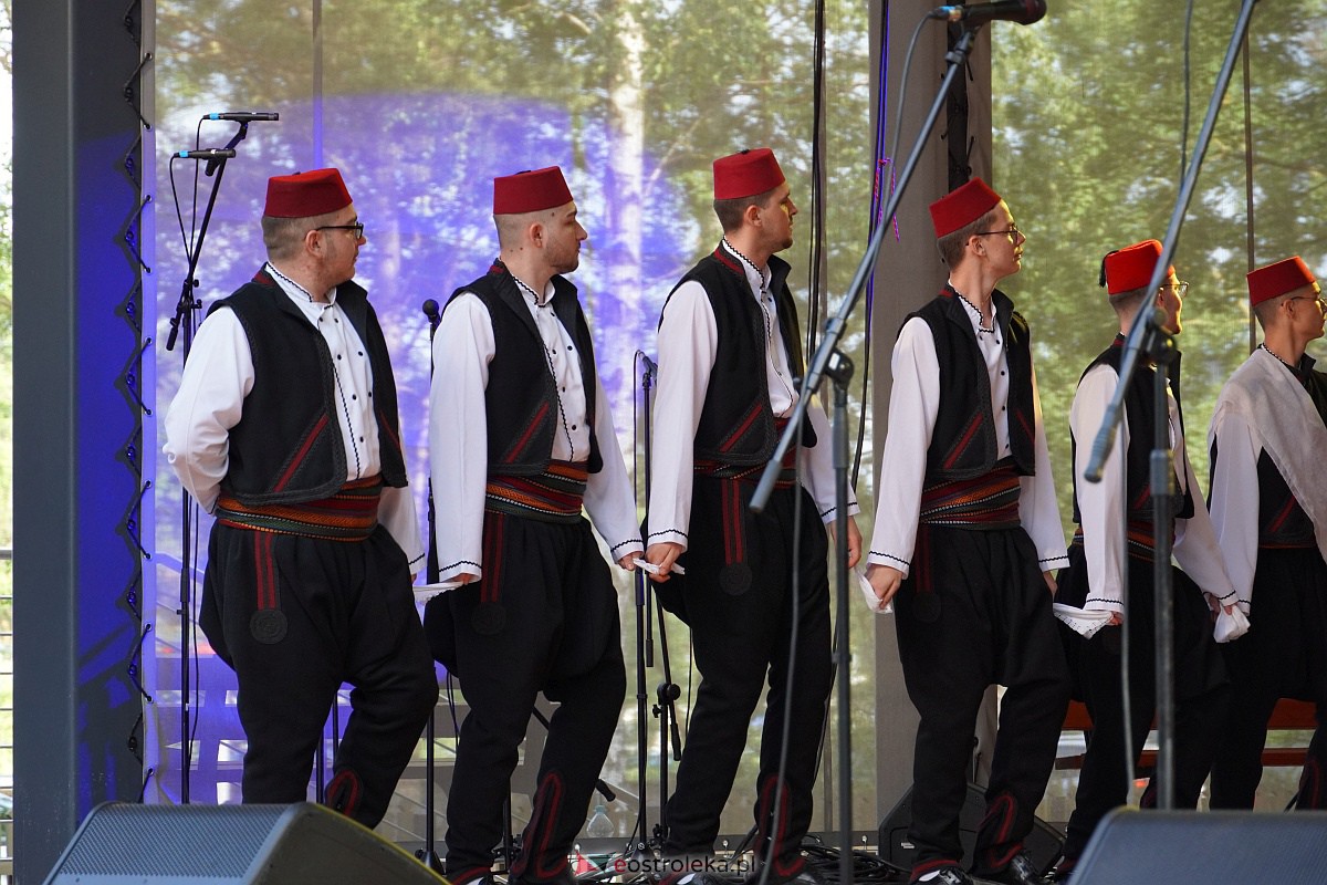Wesele Kurpiowskie 2023: Występy zespołów ludowych z regionu, Litwy oraz Bośni i Hercegowiny [17.06.2023] - zdjęcie #83 - eOstroleka.pl