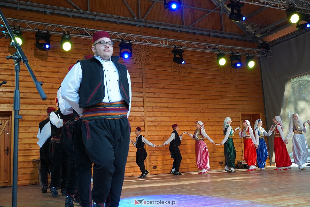 Wesele Kurpiowskie 2023: Występy zespołów ludowych z regionu, Litwy oraz Bośni i Hercegowiny [17.06.2023] - zdjęcie #76 - eOstroleka.pl