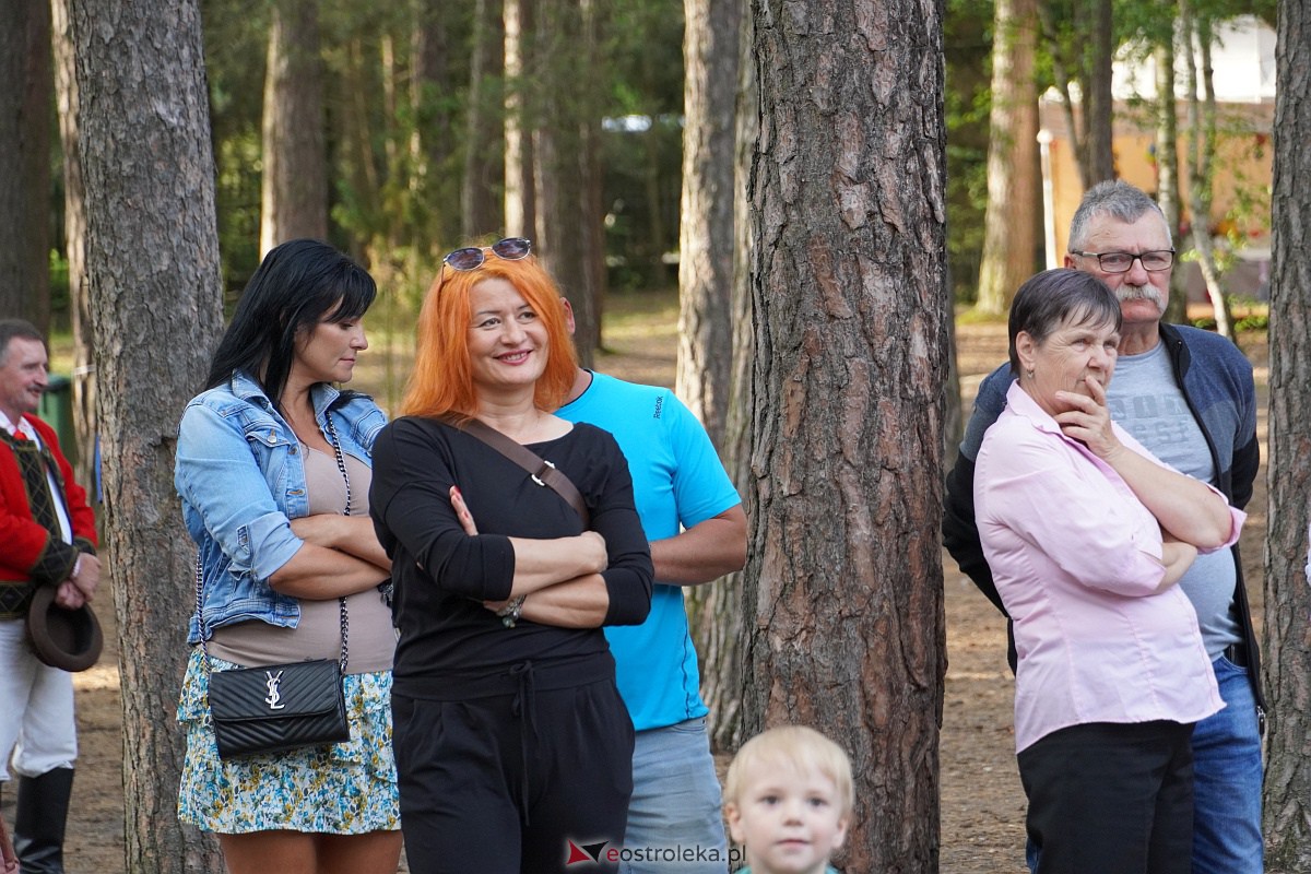 Wesele Kurpiowskie 2023: Występy zespołów ludowych z regionu, Litwy oraz Bośni i Hercegowiny [17.06.2023] - zdjęcie #54 - eOstroleka.pl