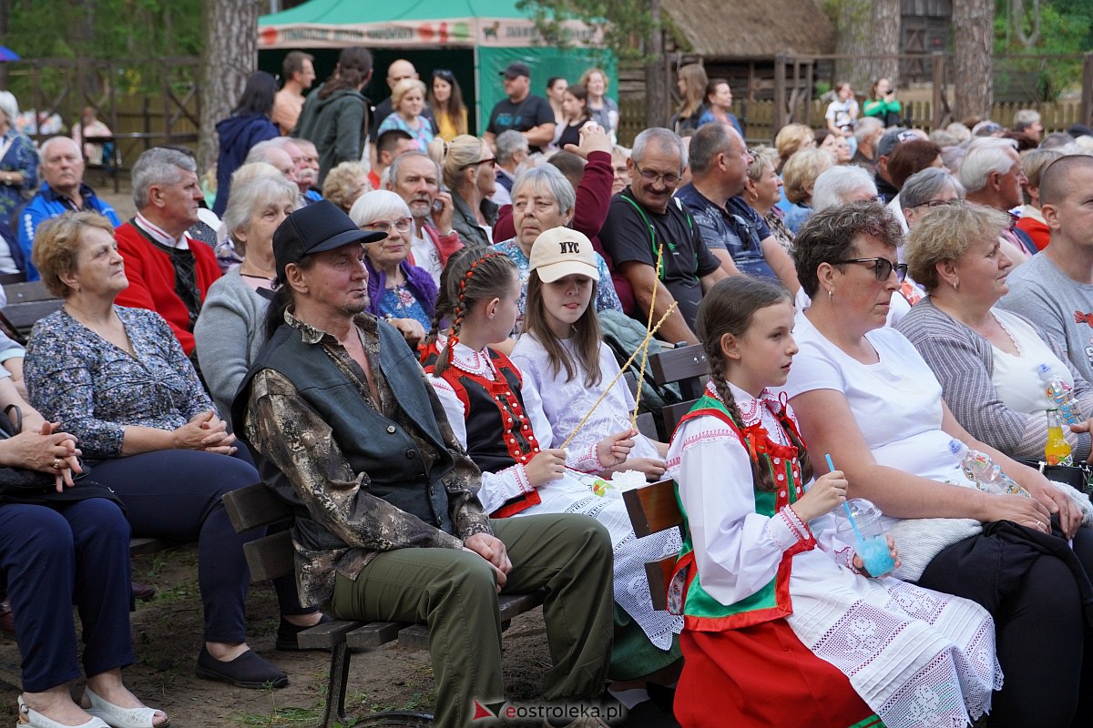 Wesele Kurpiowskie 2023: Występy zespołów ludowych z regionu, Litwy oraz Bośni i Hercegowiny [17.06.2023] - zdjęcie #29 - eOstroleka.pl
