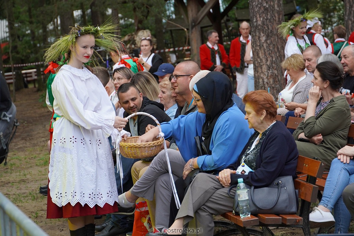 Wesele Kurpiowskie 2023: Występy zespołów ludowych z regionu, Litwy oraz Bośni i Hercegowiny [17.06.2023] - zdjęcie #15 - eOstroleka.pl