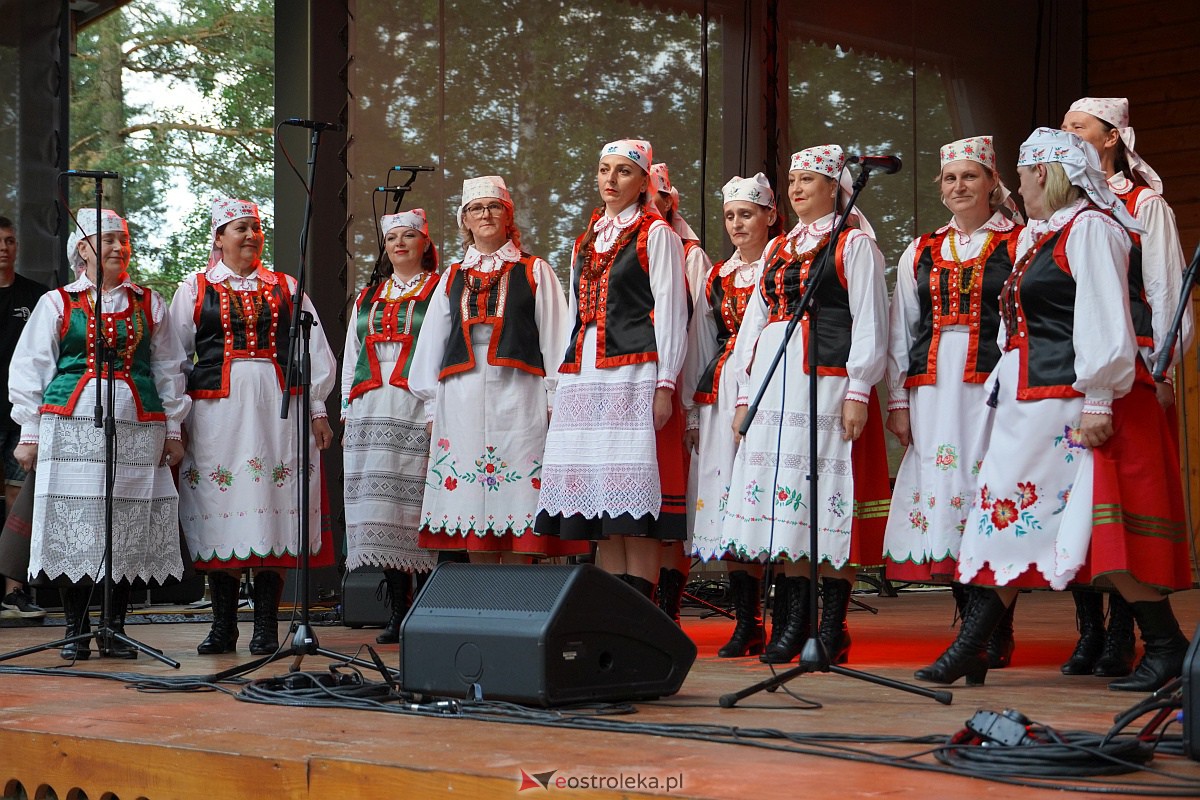 Wesele Kurpiowskie 2023: Występy zespołów ludowych z regionu, Litwy oraz Bośni i Hercegowiny [17.06.2023] - zdjęcie #7 - eOstroleka.pl
