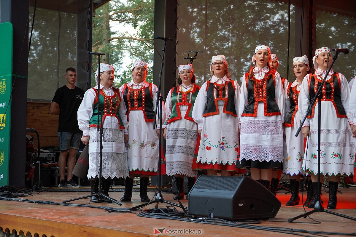 Wesele Kurpiowskie 2023: Występy zespołów ludowych z regionu, Litwy oraz Bośni i Hercegowiny [17.06.2023] - zdjęcie #1 - eOstroleka.pl