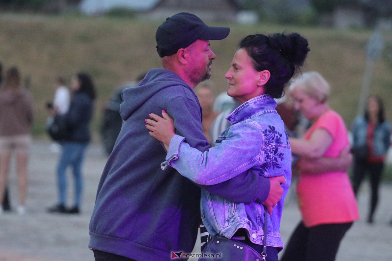 Koncert i potańcówka na plaży miejskiej [17.06.2023] - zdjęcie #41 - eOstroleka.pl