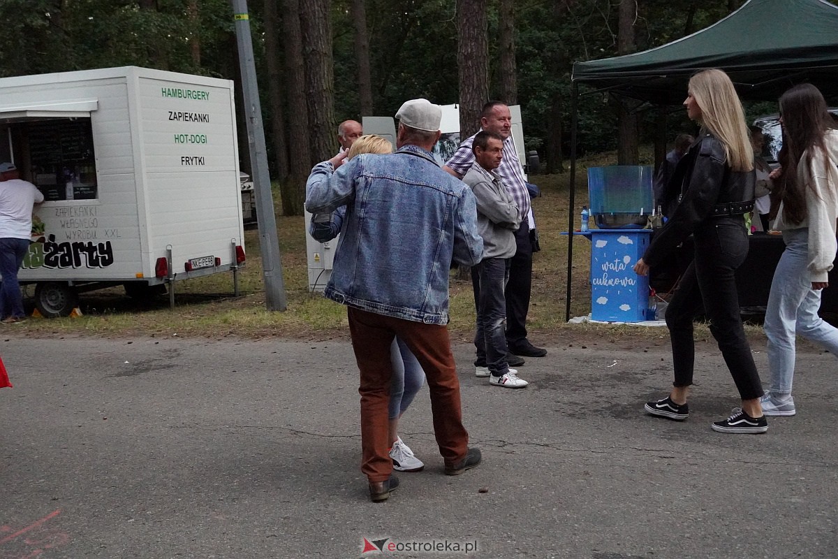 Wesele Kurpiowskie: Uliczna zabawa weselna w rytmach disco w Kadzidle [17.06.2023] - zdjęcie #80 - eOstroleka.pl