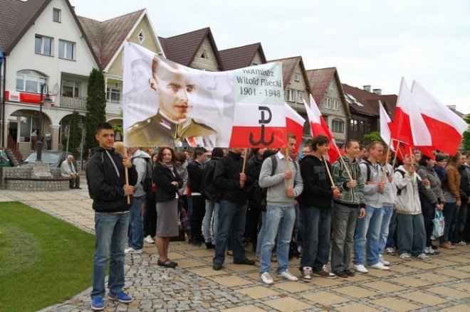 Marsz ku czci Rotmistrza Pileckiego 13-05-2011 - zdjęcie #27 - eOstroleka.pl