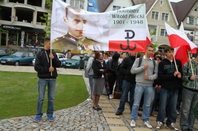 Marsz ku czci Rotmistrza Pileckiego 13-05-2011 - zdjęcie #26 - eOstroleka.pl