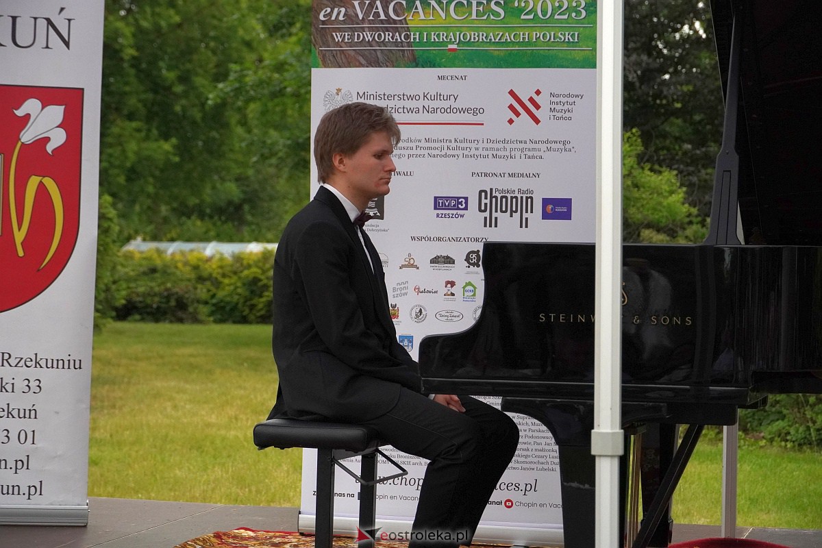 „Chopin en Vacances” - Koncert utworów Fryderyka Chopina w Susku Starym [18.06.2023] - zdjęcie #44 - eOstroleka.pl