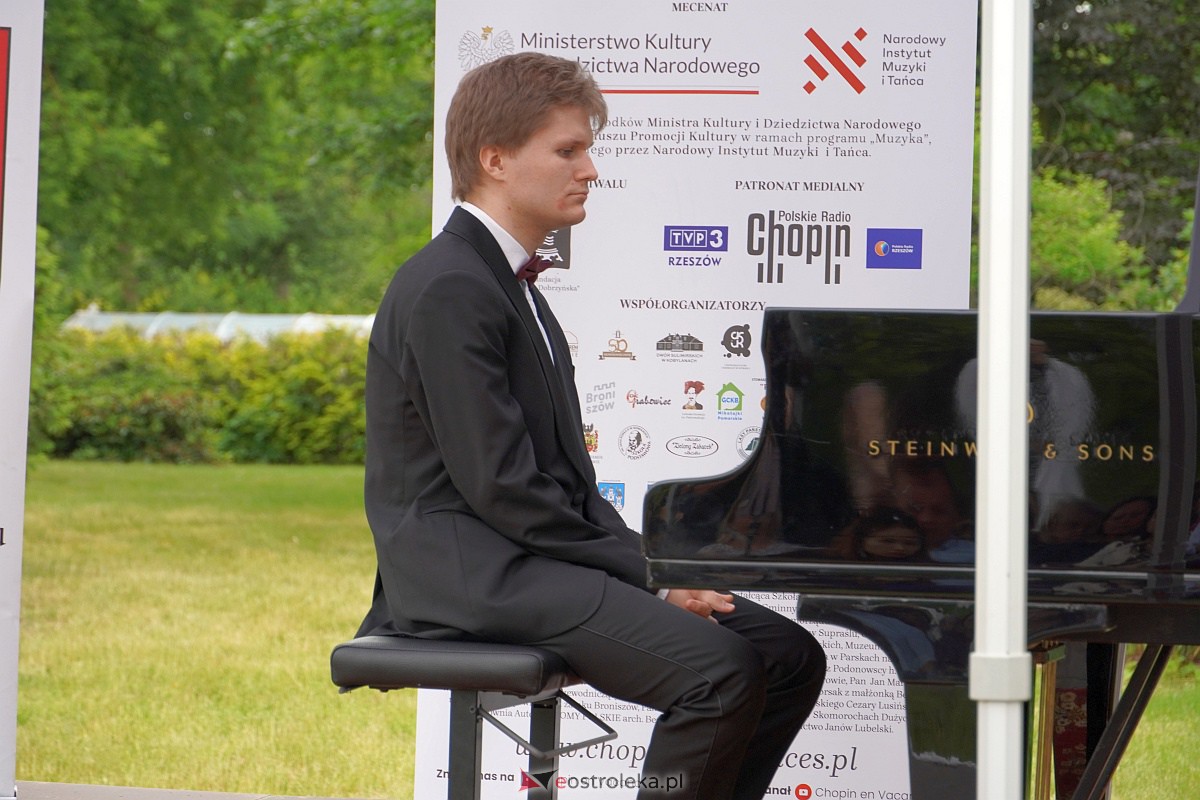 „Chopin en Vacances” - Koncert utworów Fryderyka Chopina w Susku Starym [18.06.2023] - zdjęcie #43 - eOstroleka.pl