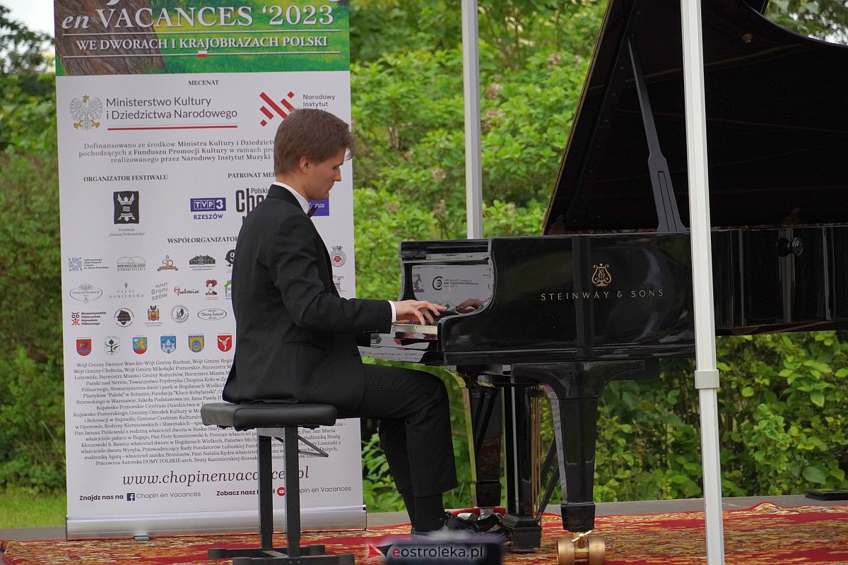 „Chopin en Vacances” - Koncert utworów Fryderyka Chopina w Susku Starym [18.06.2023] - zdjęcie #22 - eOstroleka.pl