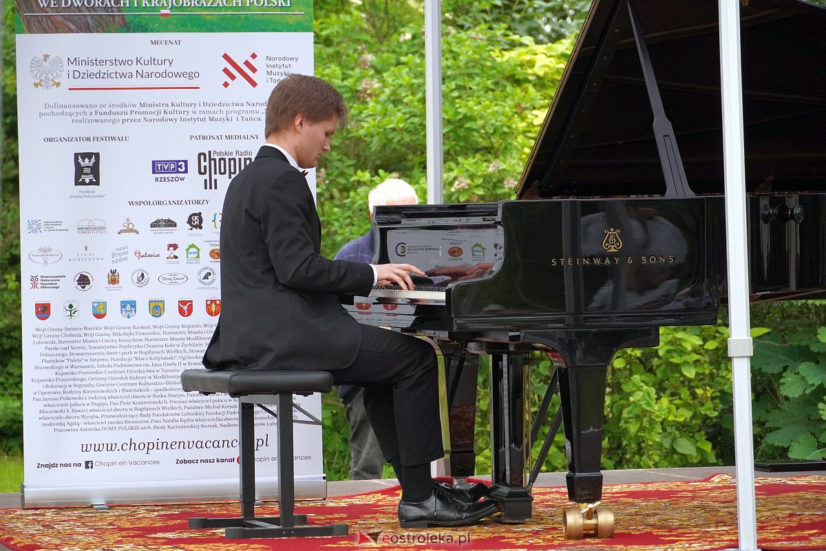 „Chopin en Vacances” - Koncert utworów Fryderyka Chopina w Susku Starym [18.06.2023] - zdjęcie #13 - eOstroleka.pl