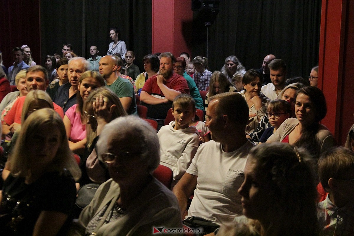 “Niewidzialni” zachwycili publikę humorystycznymi spektaklami z przesłaniem [18.06.2023] - zdjęcie #31 - eOstroleka.pl