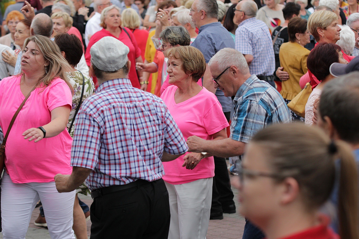 Szał na potańcówce z DJ Wiką w Ostrołęce [18.06.2023] - zdjęcie #22 - eOstroleka.pl