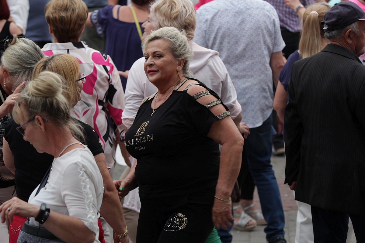 Szał na potańcówce z DJ Wiką w Ostrołęce [18.06.2023] - zdjęcie #6 - eOstroleka.pl