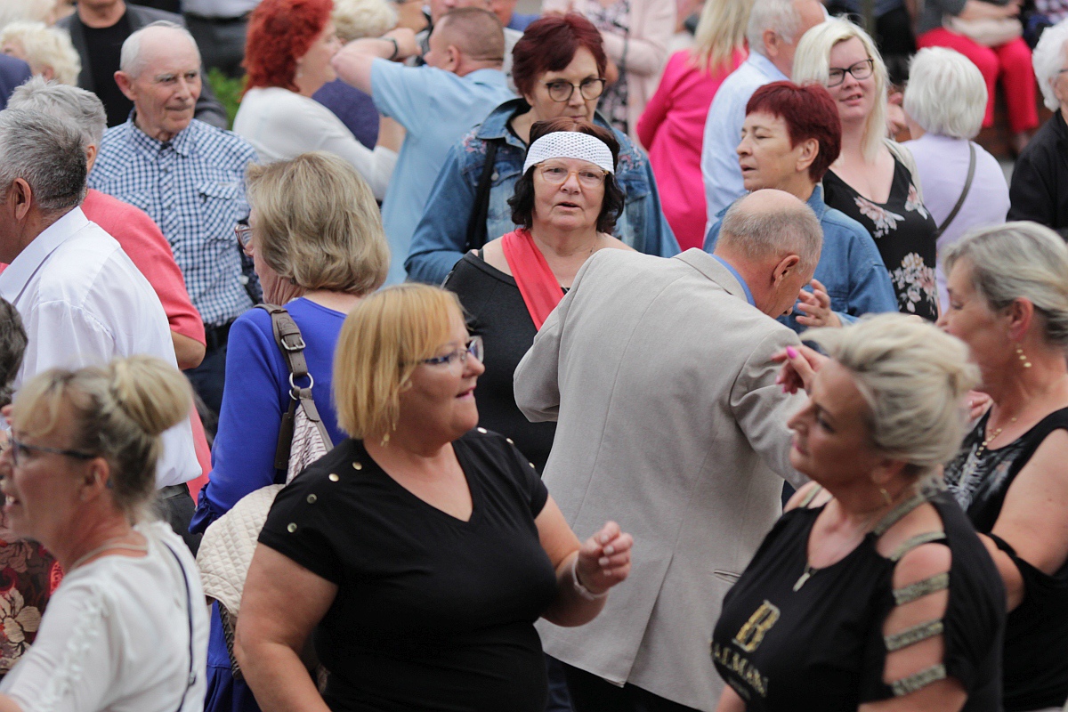 Szał na potańcówce z DJ Wiką w Ostrołęce [18.06.2023] - zdjęcie #4 - eOstroleka.pl