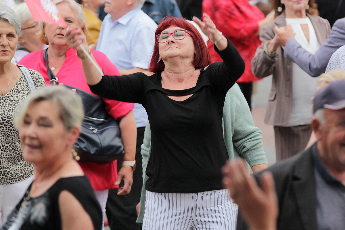Szał na potańcówce z DJ Wiką w Ostrołęce [18.06.2023] - zdjęcie #77 - eOstroleka.pl