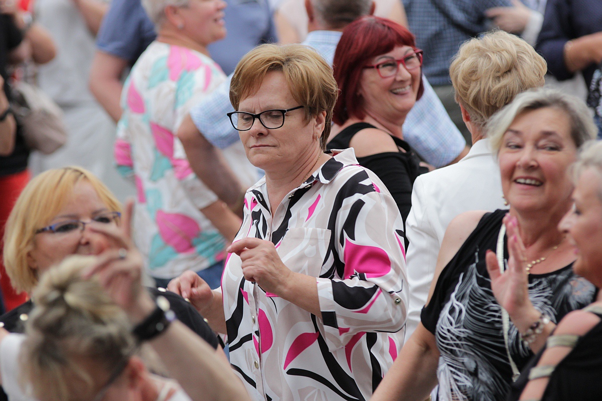 Szał na potańcówce z DJ Wiką w Ostrołęce [18.06.2023] - zdjęcie #53 - eOstroleka.pl