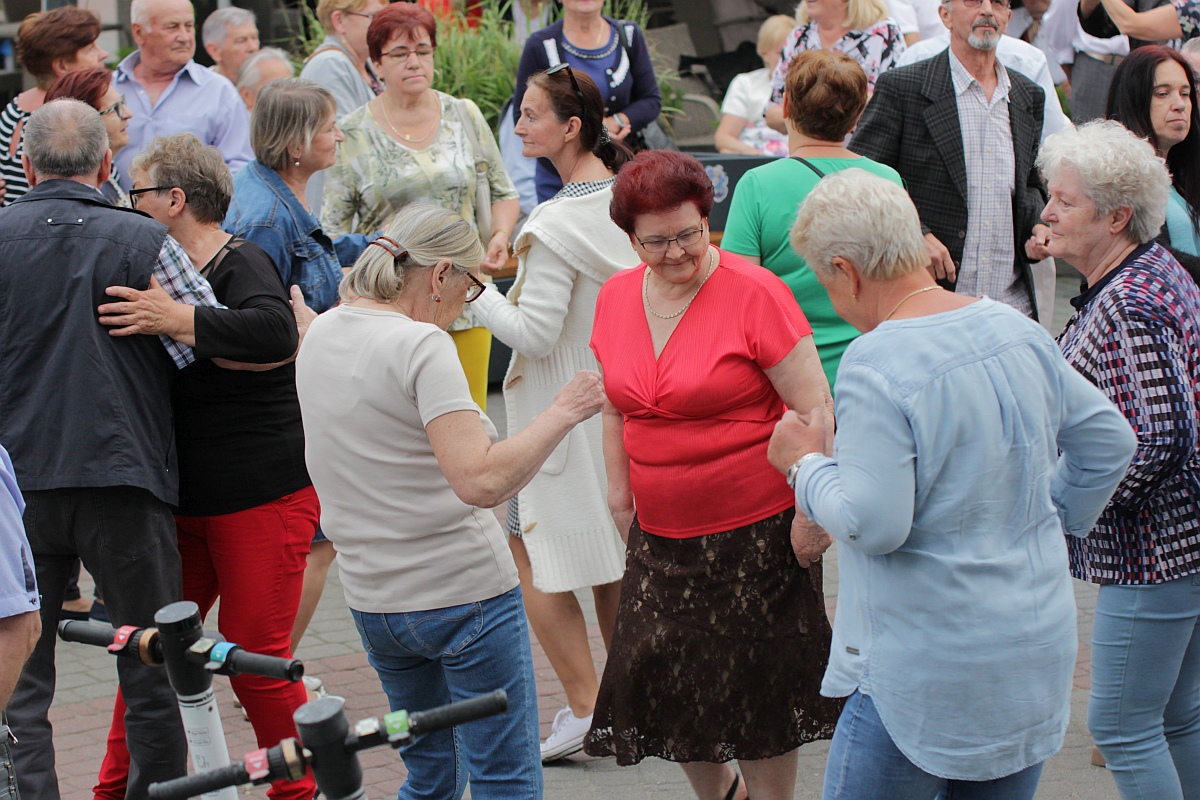 Szał na potańcówce z DJ Wiką w Ostrołęce [18.06.2023] - zdjęcie #41 - eOstroleka.pl