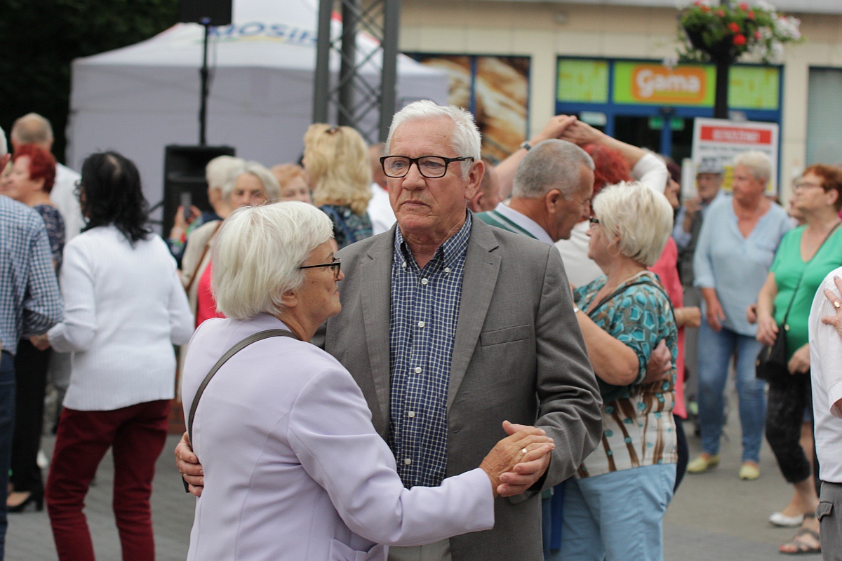 Szał na potańcówce z DJ Wiką w Ostrołęce [18.06.2023] - zdjęcie #17 - eOstroleka.pl