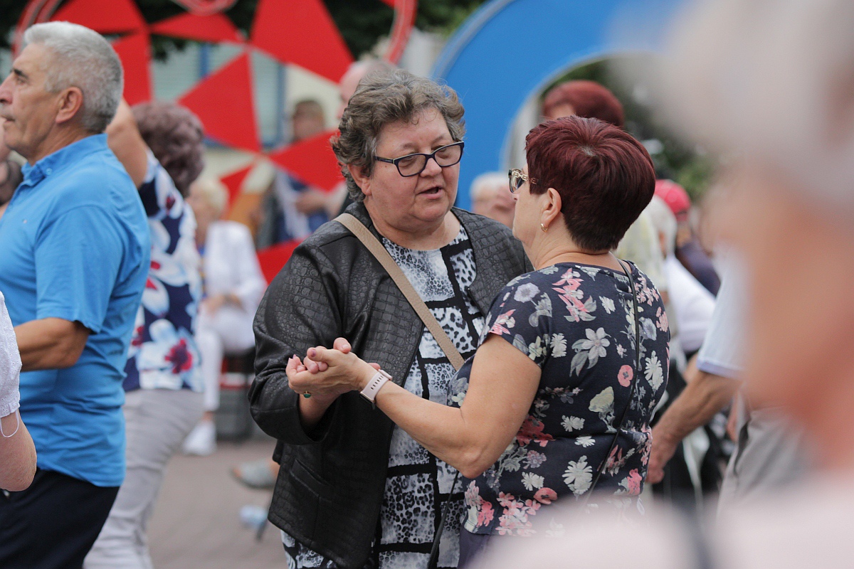 Szał na potańcówce z DJ Wiką w Ostrołęce [18.06.2023] - zdjęcie #11 - eOstroleka.pl