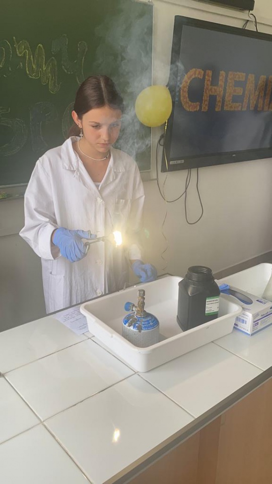 Dzień Nauki i efektowne eksperymenty w “szóstce” [19.06.2023] - zdjęcie #5 - eOstroleka.pl