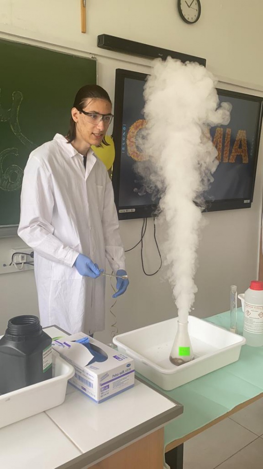 Dzień Nauki i efektowne eksperymenty w “szóstce” [19.06.2023] - zdjęcie #3 - eOstroleka.pl