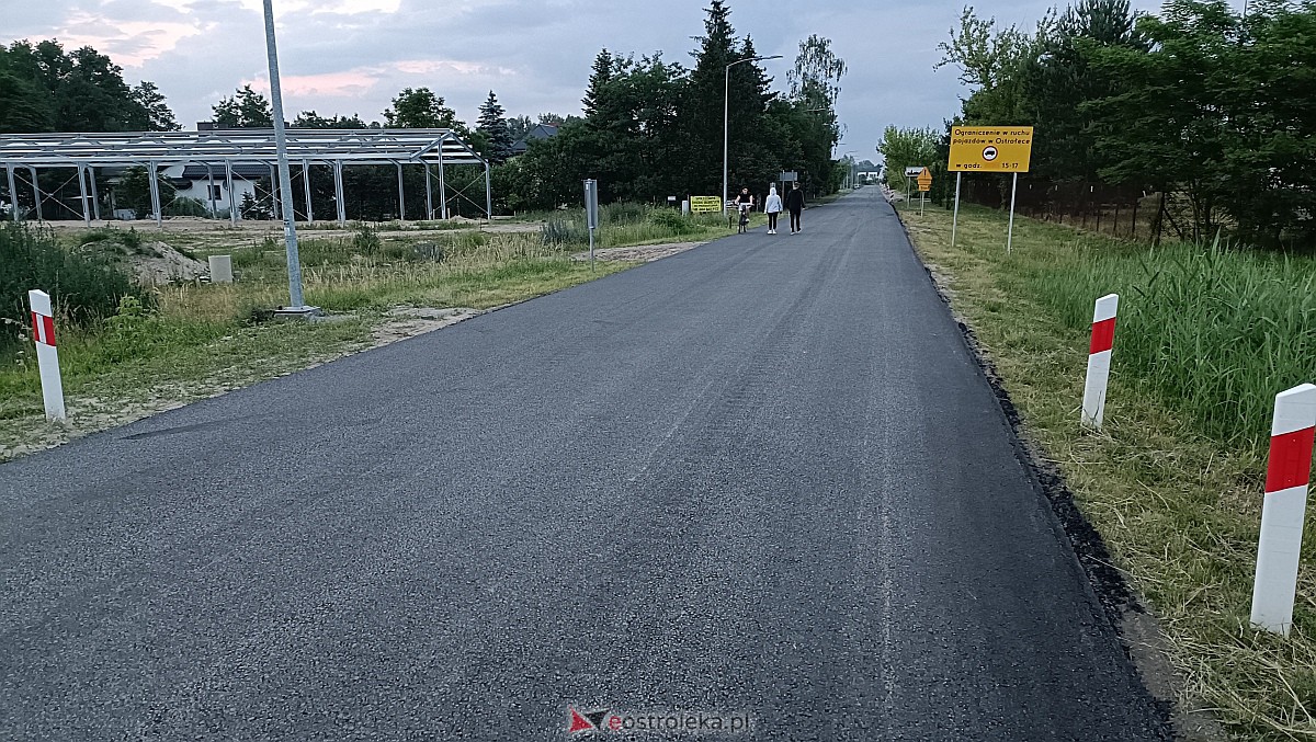 Na Pomianie nowy asfalt. Sprawdzamy postęp prac przy naprawie nawierzchni [20.06.2023] - zdjęcie #10 - eOstroleka.pl