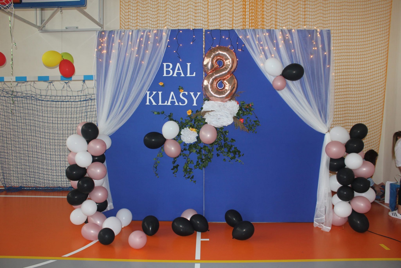 Żegnaj szkoło! Uroczysty bal ósmoklasistów ze Szkoły Podstawowej w Laskowcu [20.06.2023] - zdjęcie #33 - eOstroleka.pl